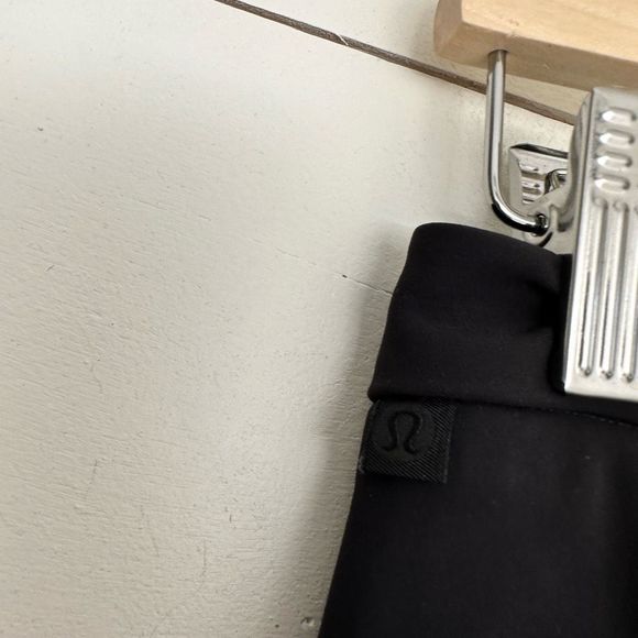 Lululemon Women’s Black 6 On the Move Pant Lightweight - Picture 3 of 5